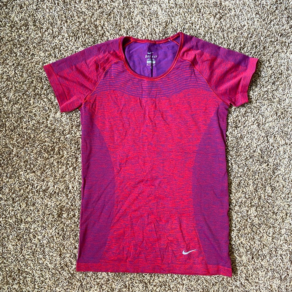 Nike women’s DryFit athletic top - medium
